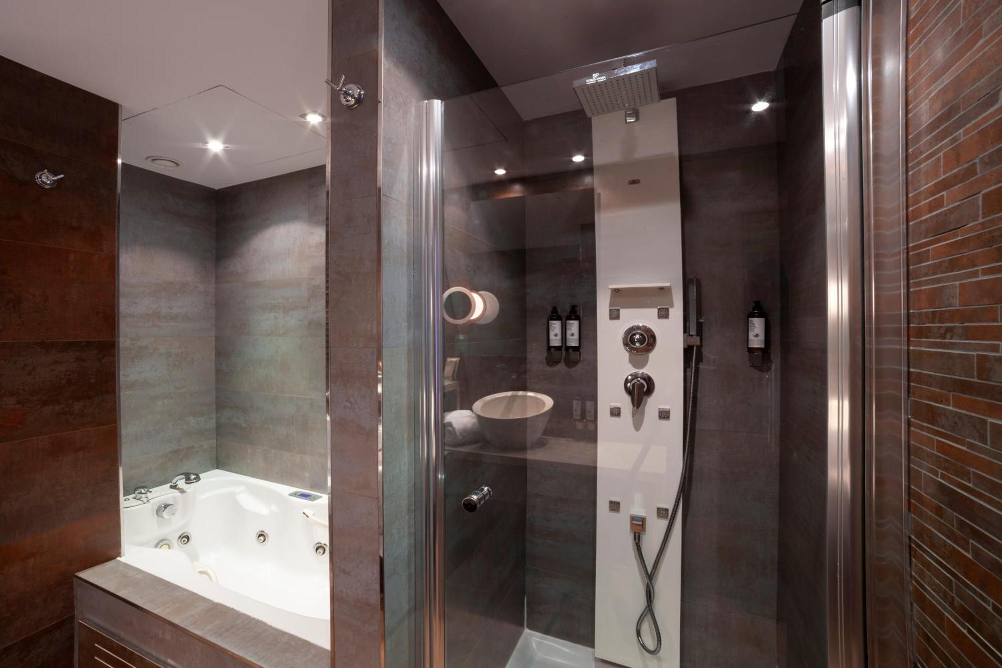 Petit Palace Tamarises Getxo Bilik gambar